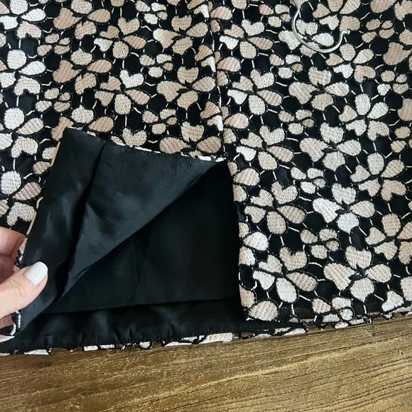 Women’s NEW NEVER WORN DRESS - Picture 5 of 9